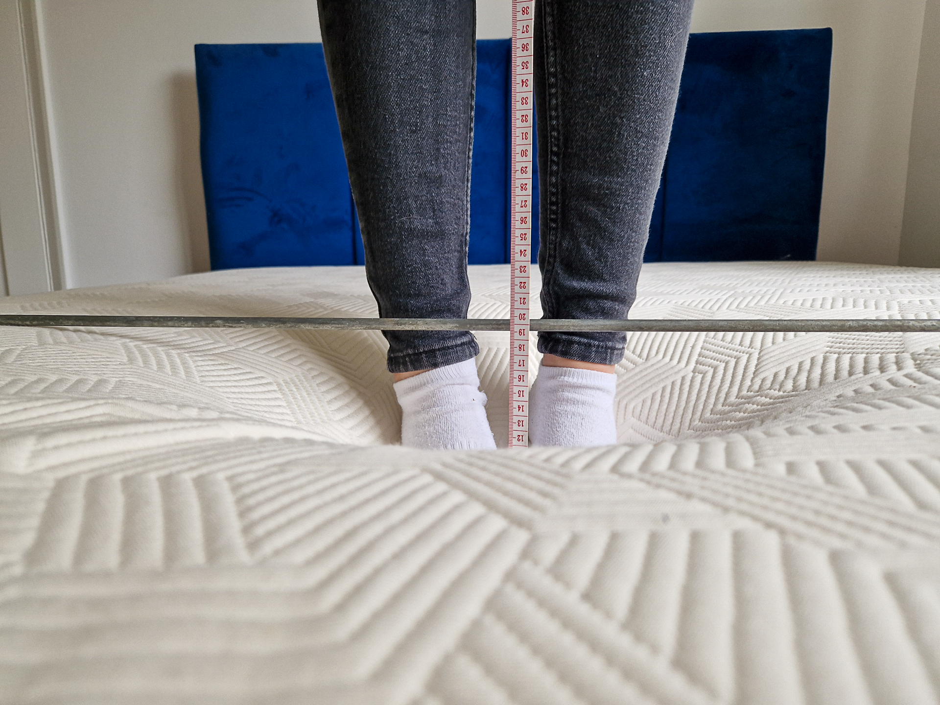 Panda Hybrid Bamboo mattress sinking depth test